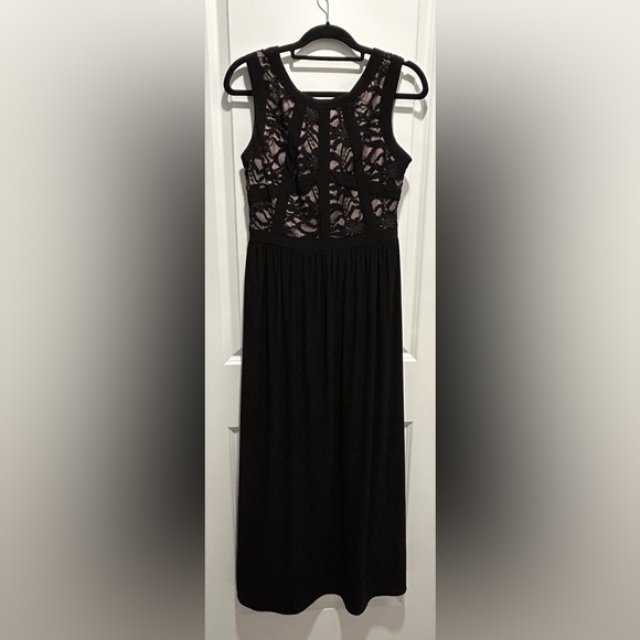 R&M Richards Dresses & Skirts - R&M Richards Black Lace Evening Dress – Size 10 Petite – Formal / Wedding Guest